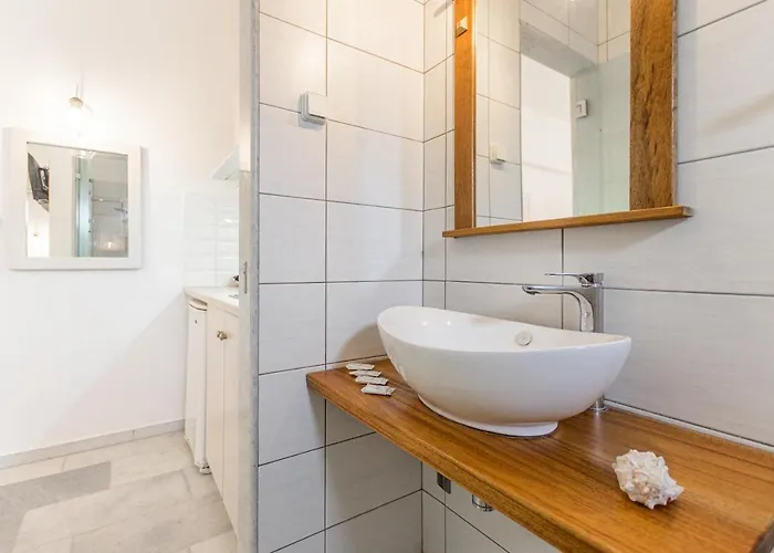 Katerina Babis Aparthotel 3*